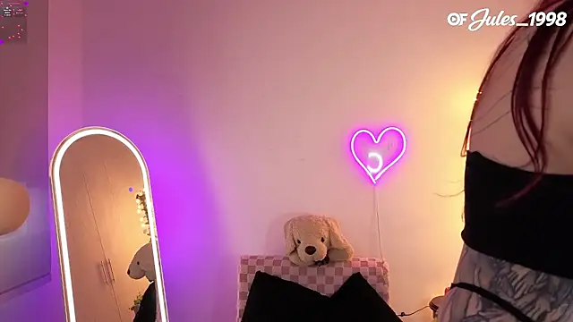 violet ch online show from March 28, 10:30 pm