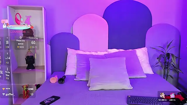 Snapshot of SophieGomez22 chatting on September 20, 11:52 am SophieGomez22 online show from September 20, 11:52 am