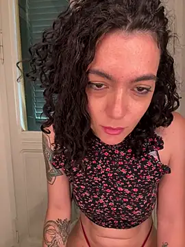 Strawberry queens online show from June 15, 12:27 pm