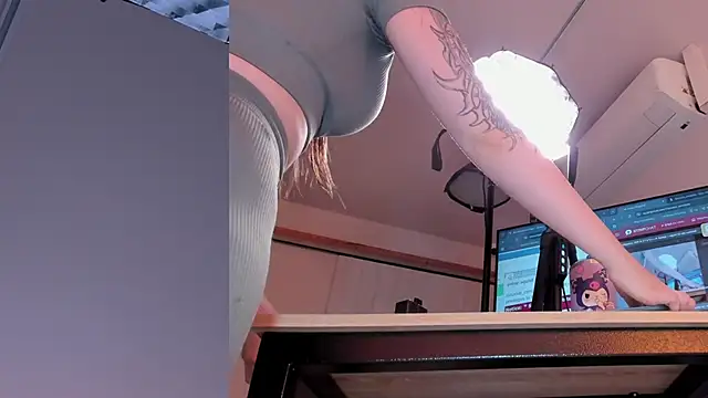 Siouxsie cenobite online show from April 19, 11:10 am