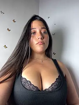ivette bocelly online show from September 12, 1:17 am