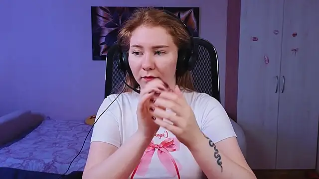 Snapshot of D0nna_ chatting on September 18, 10:47 am D0nna  online show from September 18, 10:47 am