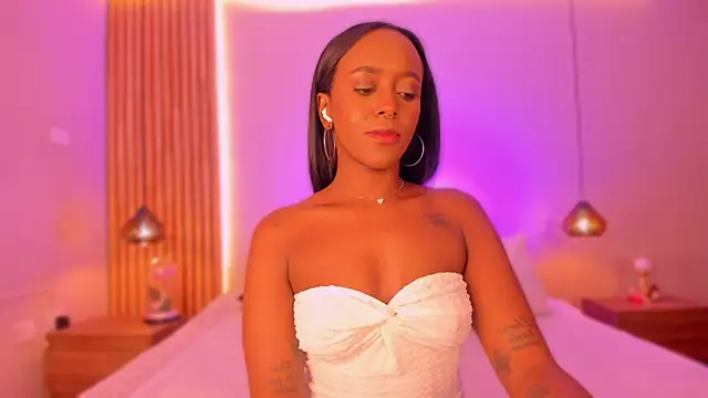 Snapshot of EmilyHaan chatting on September 24, 7:57 pm EmilyHaan online show from September 24, 7:57 pm