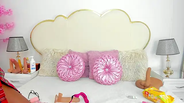 CahitlinBell online show from September 30, 6:08 am