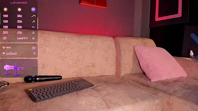 Elettra Rou online show from October 2, 11:43 pm