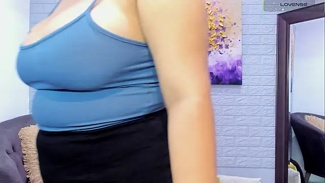 Snapshot of _alaiasmile_ chatting on September 16, 8:28 pm  alaiasmile  online show from September 16, 8:28 pm