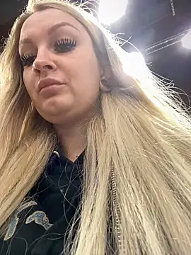 Teya moon  online show from December 2, 11:11 am