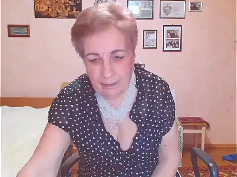 Victoria5643 online show from March 9, 7:39 pm