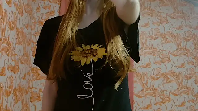 Snapshot of strawberrysmoothie chatting on September 18, 3:27 am strawberrysmoothie online show from September 18, 3:27 am