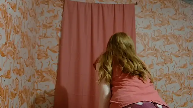 Snapshot of strawberrysmoothie chatting on September 25, 3:05 am strawberrysmoothie online show from September 25, 3:05 am