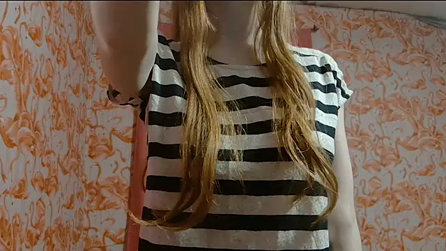 Snapshot of strawberrysmoothie chatting on October 20, 2:25 am strawberrysmoothie online show from October 20, 2:25 am