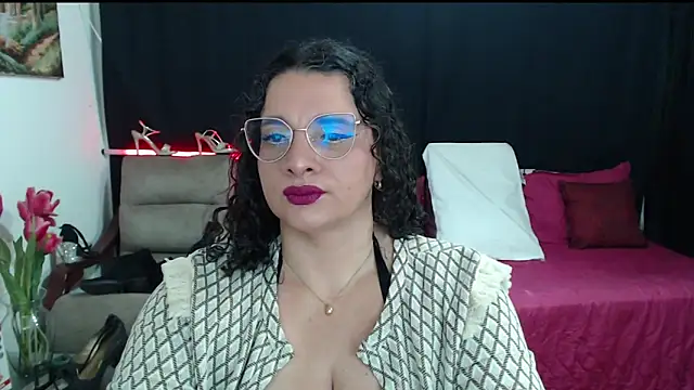 Aleja Gonzales online show from May 26, 2:00 am