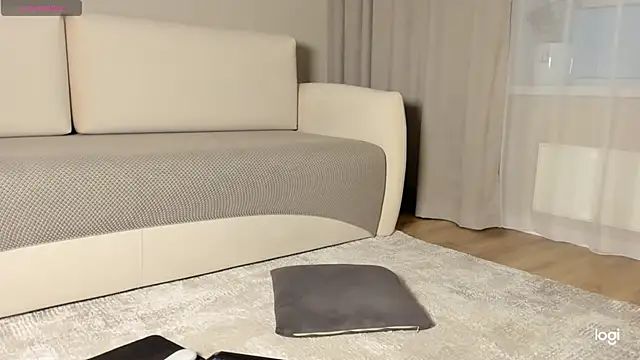 Snapshot of AmelinaLove chatting on October 17, 12:36 am AmelinaLove online show from October 17, 12:36 am