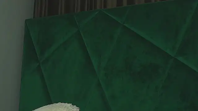 ScarletColes online show from October 17, 12:58 am