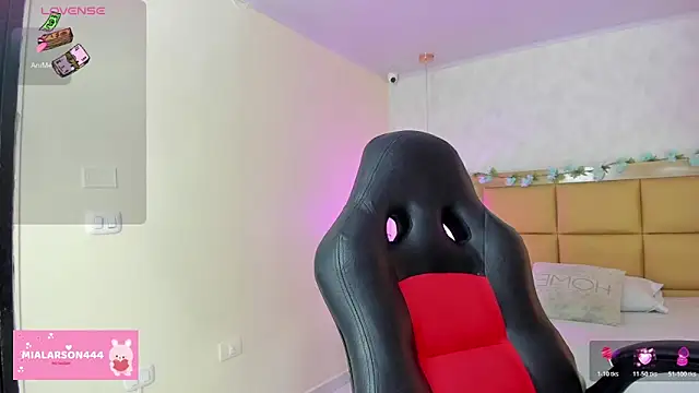 LARSONMIA online show from February 4, 12:41 pm