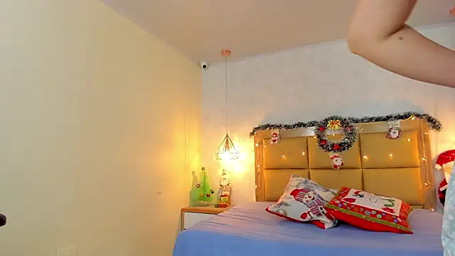 LARSONMIA online show from December 2, 12:18 pm