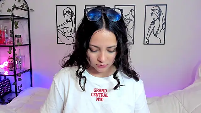 Megan Rodrigo online show from September 23, 8:18 pm