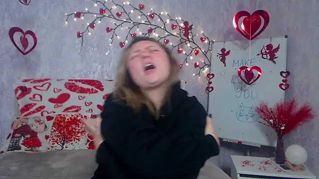 SallyVerda online show from February 12, 8:32 pm