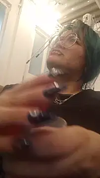 lucky-leah online show from May 28, 3:59 am