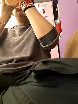 lucky-leah online show from October 28, 3:45 am