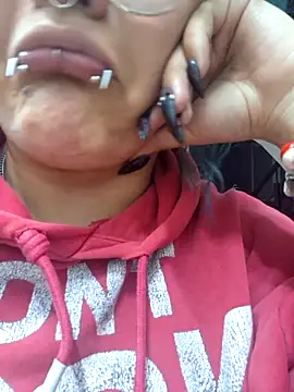 lucky-leah online show from April 17, 3:41 am