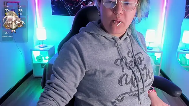 lucky-leah online show from January 7, 3:54 am