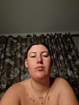 Snapshot of C1eopatra chatting on October 24, 7:32 pm C1eopatra online show from October 24, 7:32 pm