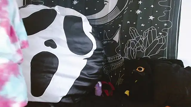 Isabella  dark online show from October 20, 9:07 pm