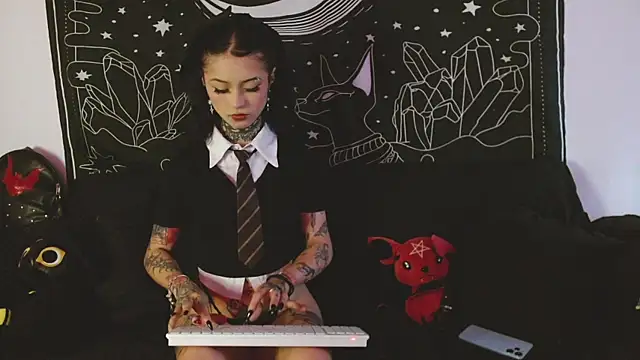 Isabella  dark online show from October 30, 9:49 pm