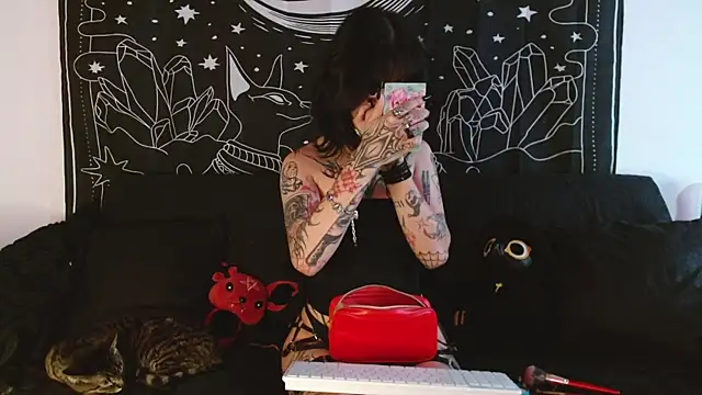 Isabella  dark online show from November 5, 10:04 pm