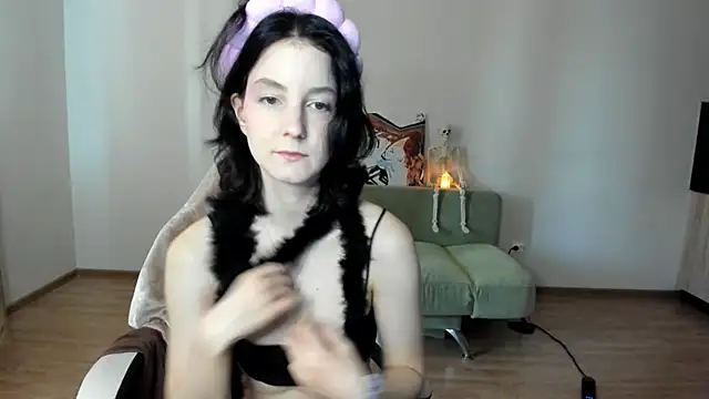 Miss Ophelia online show from September 17, 11:41 am