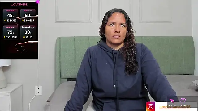 Snapshot of Sussanewolf chatting on October 22, 12:10 pm Sussanewolf online show from October 22, 12:10 pm