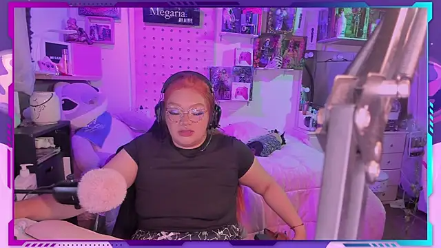 Snapshot of MegariaB chatting on October 5, 3:55 am MegariaB online show from October 5, 3:55 am