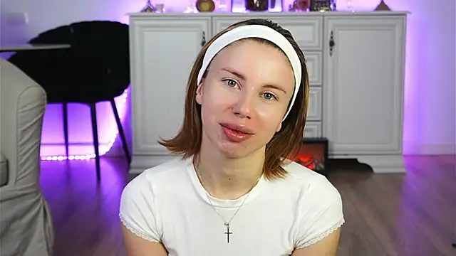 ivyleague  online show from October 18, 4:59 am