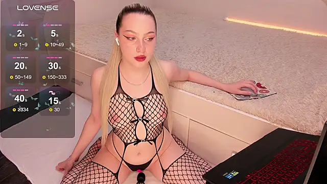 Mila Sweeet online show from November 15, 12:28 pm