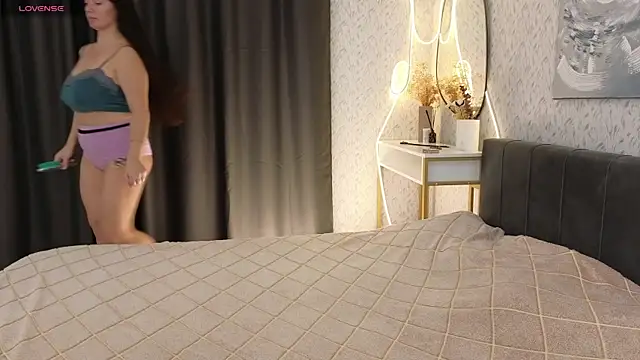 Snapshot of YourSweetDream_ chatting on October 11, 8:19 am YourSweetDream online show from October 11, 8:19 am