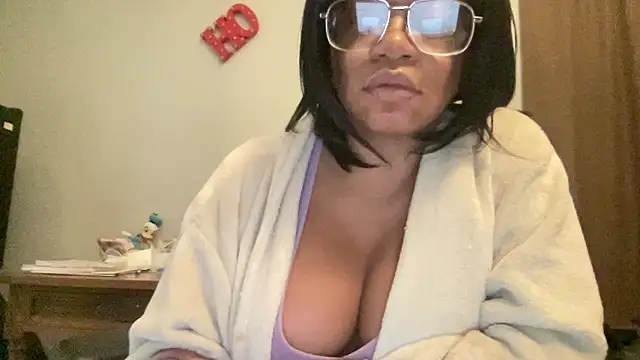 MommyConfident online show from November 17, 8:42 pm