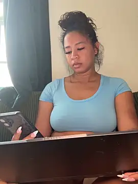 AshleyLoveee online show from February 20, 3:35 pm