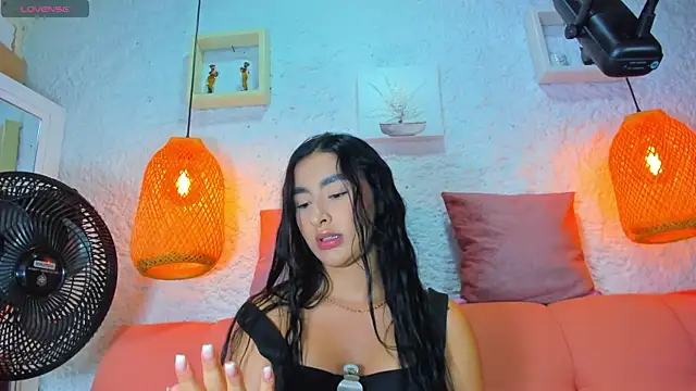 Snapshot of emiily_s chatting on September 29, 12:10 pm emiily s online show from September 29, 12:10 pm