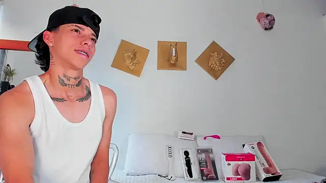 AmberAdams  online show from February 12, 4:30 pm