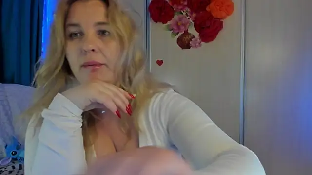 CoraSwon online show from September 25, 6:23 am