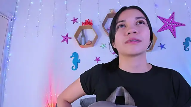 Emiily Parkerr online show from November 12, 3:15 am