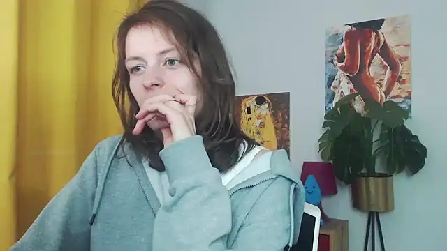 juicyNadine online show from October 1, 5:23 am