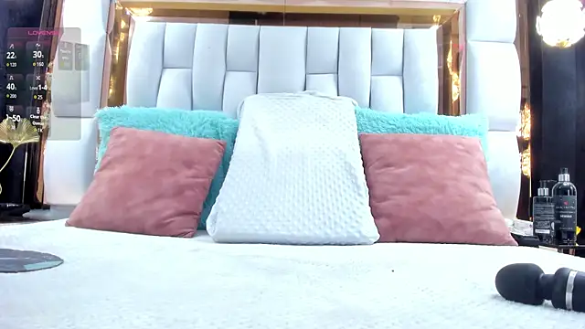 Snapshot of RileySweett chatting on October 24, 11:50 am RileySweett online show from October 24, 11:50 am