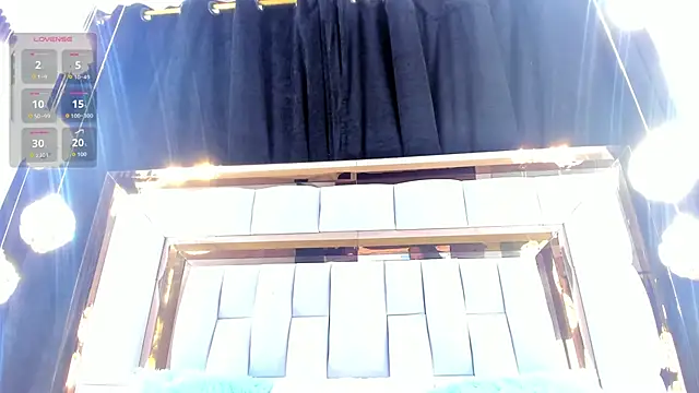 Snapshot of RileySweett chatting on October 18, 11:57 am RileySweett online show from October 18, 11:57 am