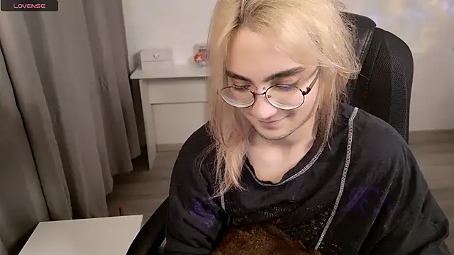 CuteYukiKun online show from March 23, 7:42 pm