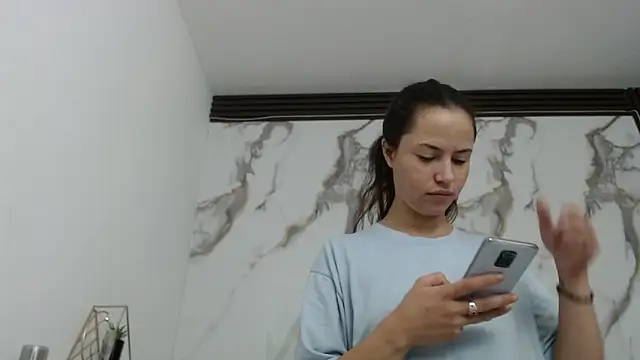 Lindsey8 online show from March 27, 12:17 pm