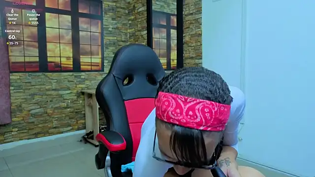 daniela xue online show from October 14, 10:45 pm