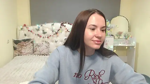 KaraCriegs online show from April 13, 6:41 pm