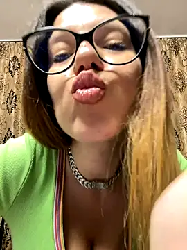 Snapshot of NadiraNoor chatting on October 5, 9:31 pm NadiraNoor online show from October 5, 9:31 pm